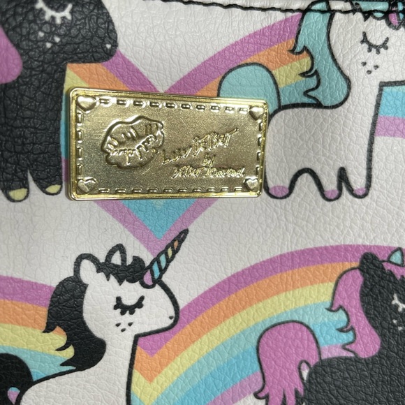 Luv Betsy unicorn backpack - Picture 4 of 7